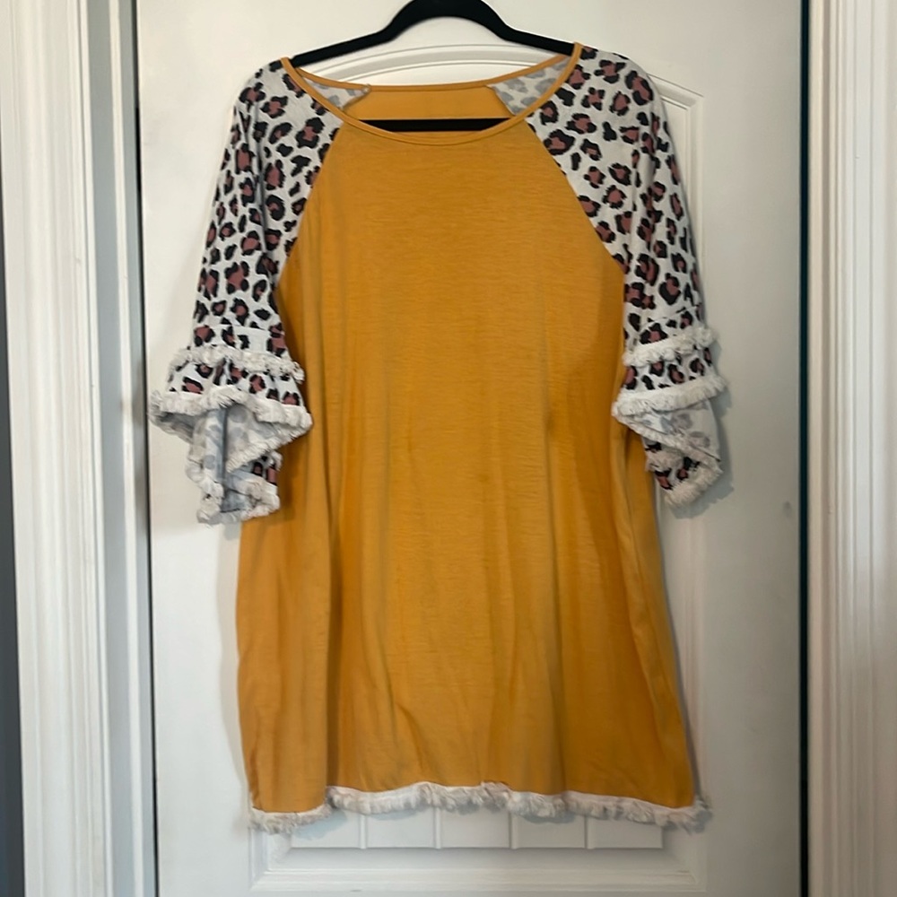Mustard and leopard print T-shirt